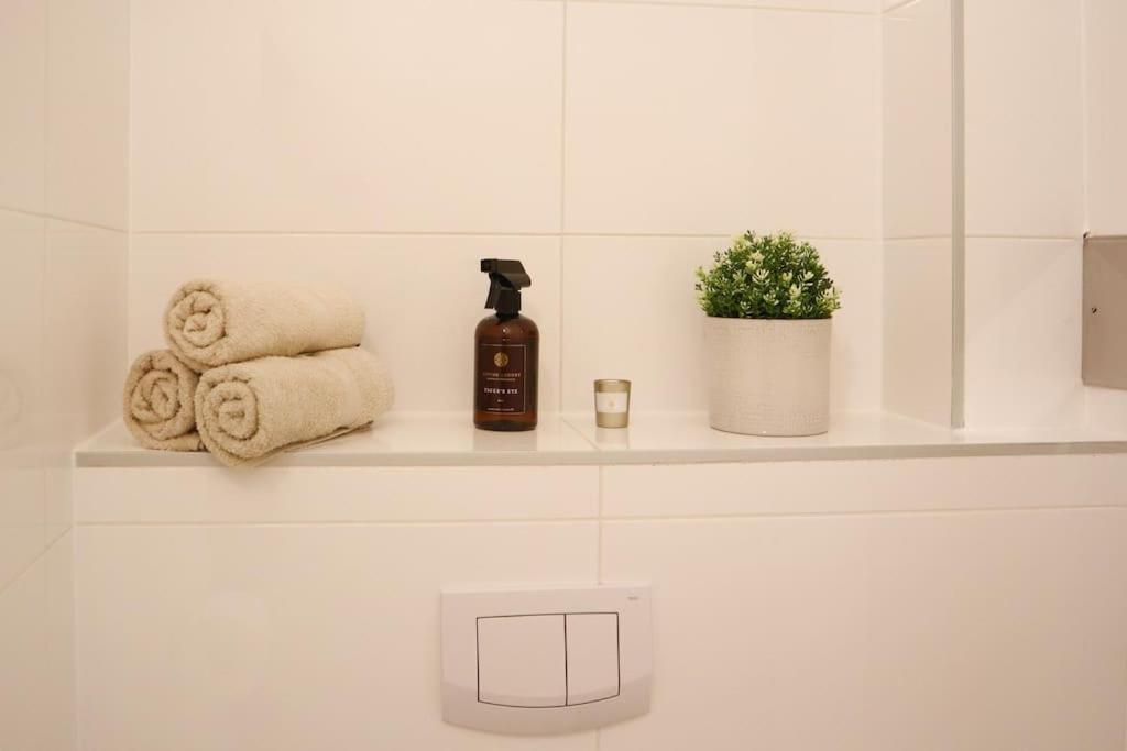 Charming, Modern & Spacious Apartment Bécs Kültér fotó